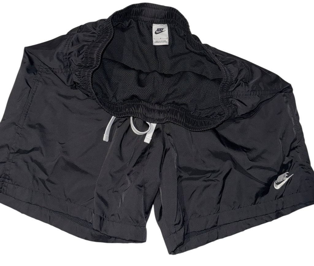 Men’s Nike club woven shorts ￼